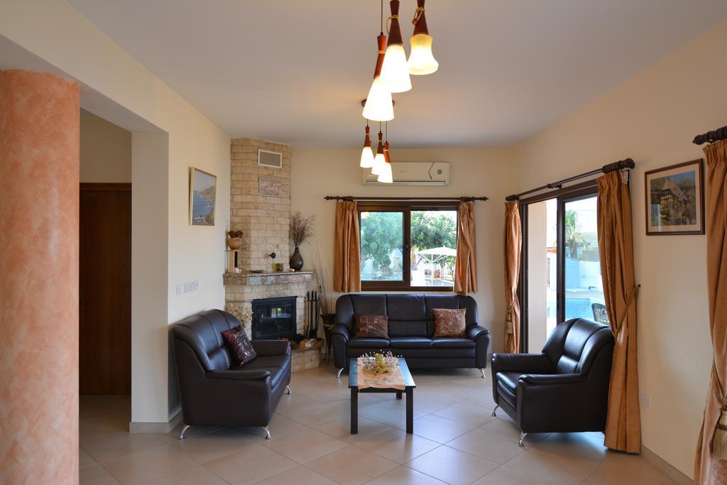 Kalli Villa Pomos Zimmer foto